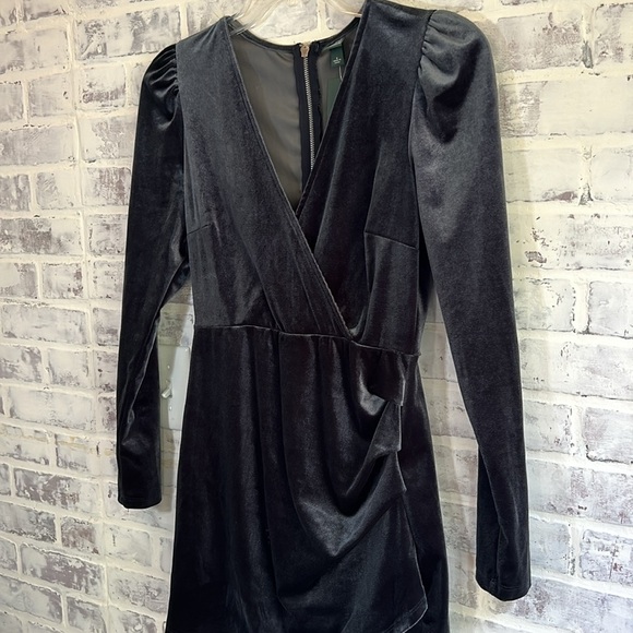 NWT Wild Fable Gray Long Sleeve Soft Velvet Mini Dress V Neck Holiday Womens Sm - Picture 3 of 11